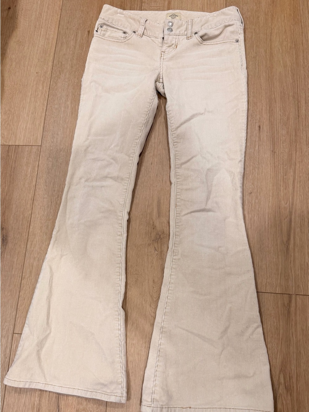 Abercrombie & Fitch Women’s lightweight Cream Corduroy Flared Jeans